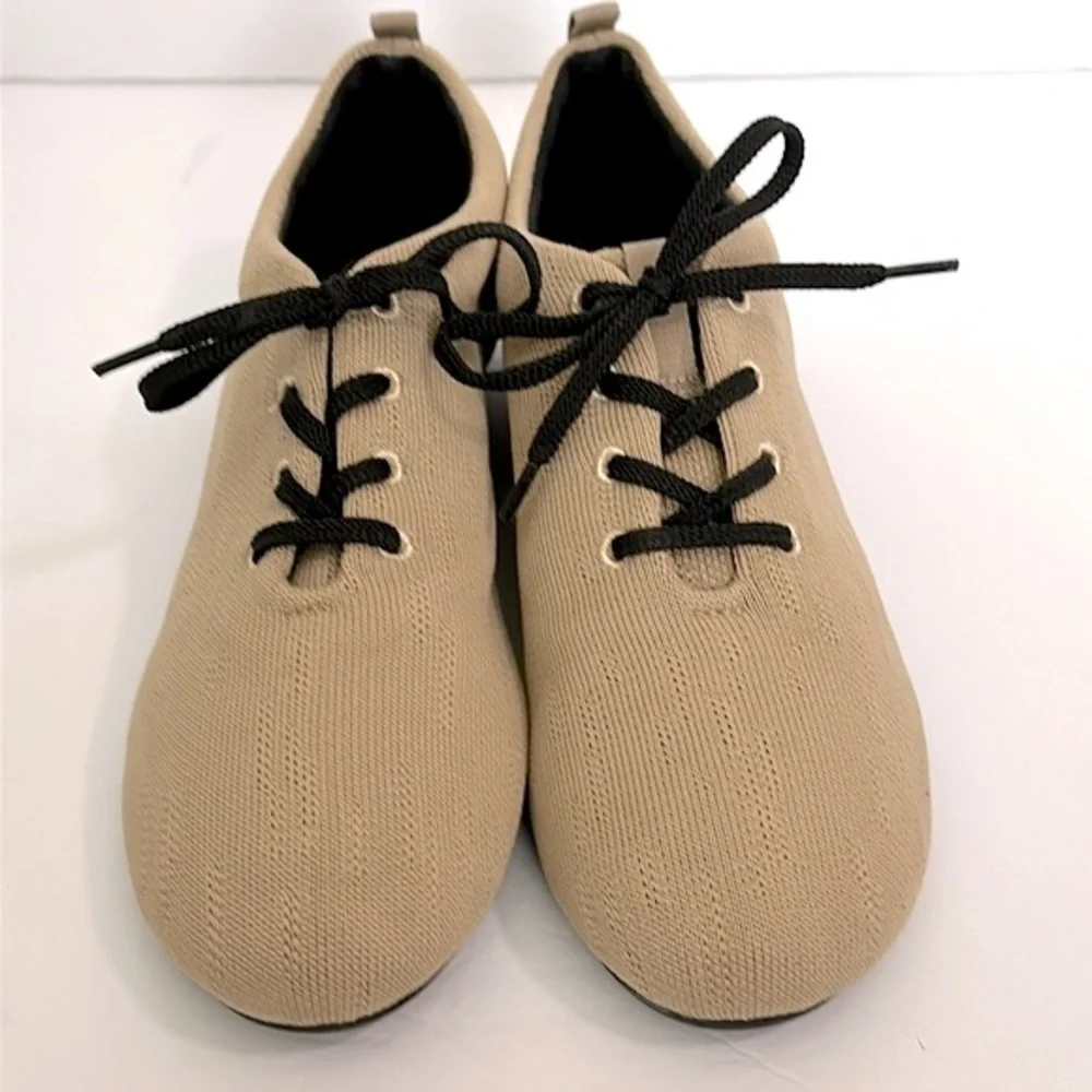 OTBT Wilna Sneaker in camel color Fabric Size 8.5
